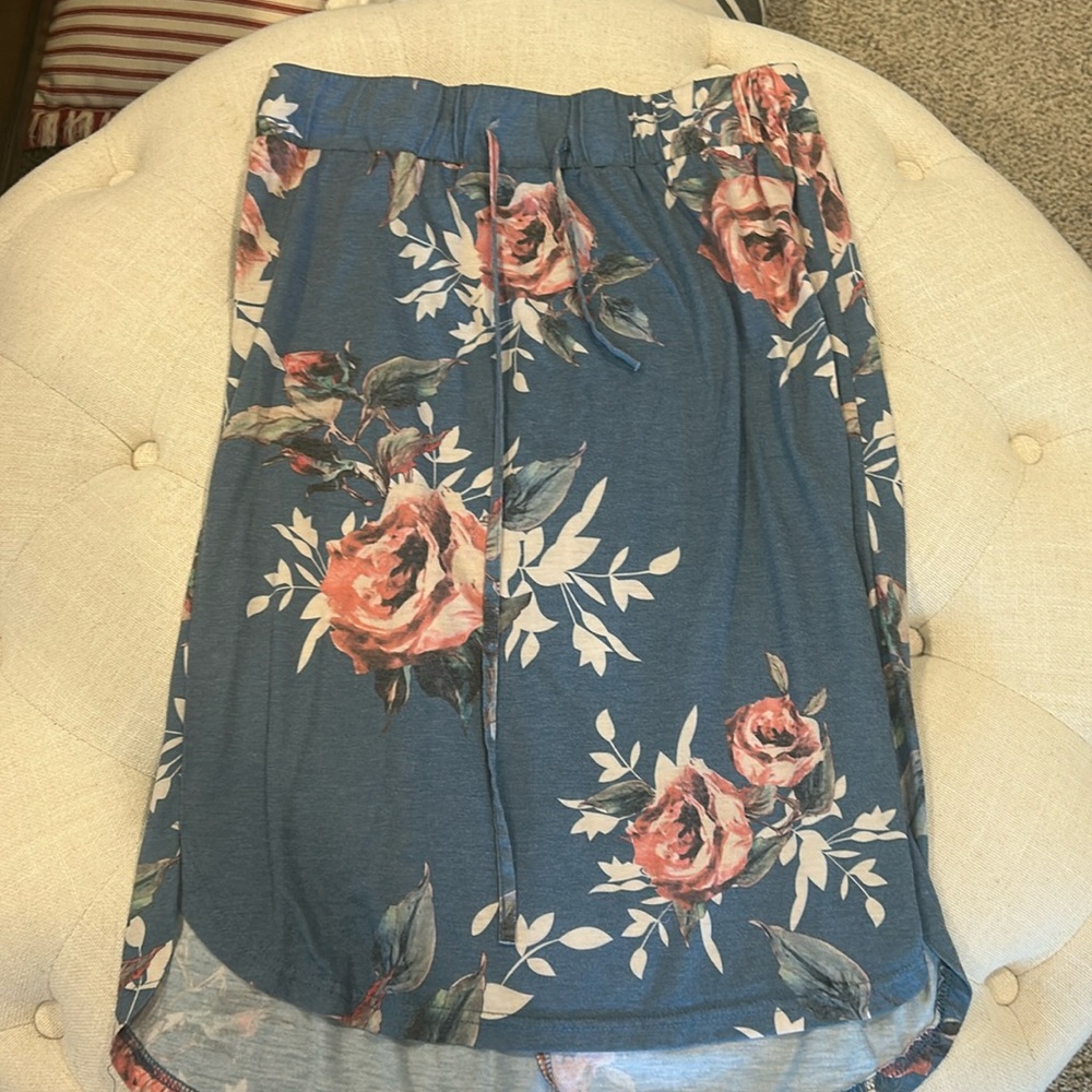 Tickeled teal size med ALine skirt! T shirt material So soft, no blemishes